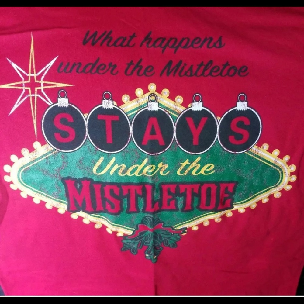 VEGAS Christmas Tee Shirt Size Large 42/44. Condition is New with tags.